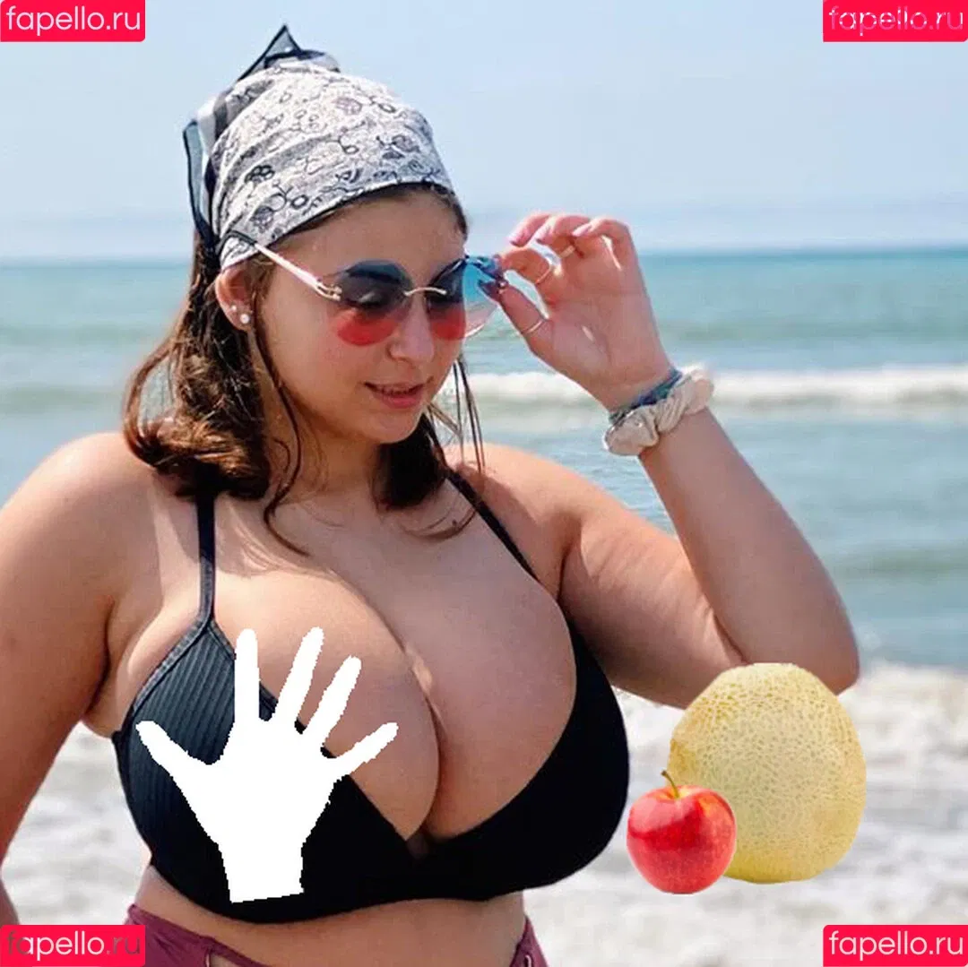 Caroline Casbon Onlyfans Photo Gallery 