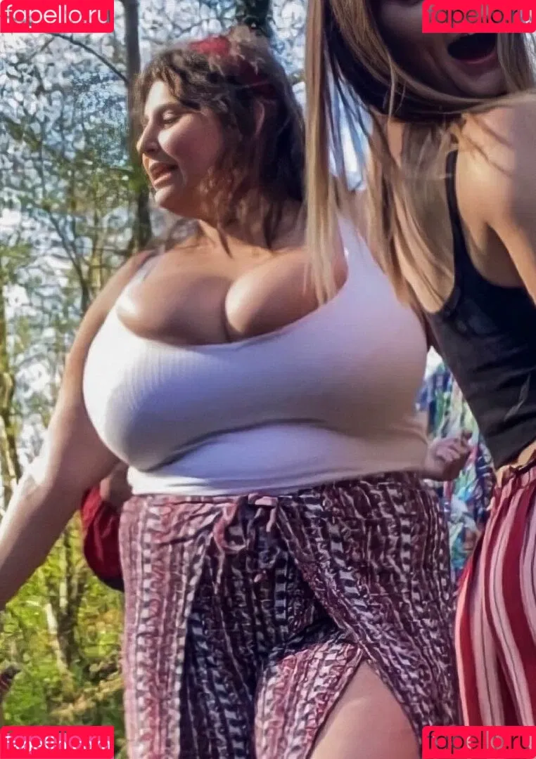 Caroline Casbon Onlyfans Photo Gallery 