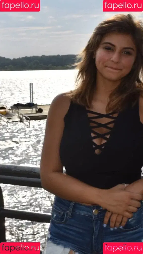 Caroline Casbon Onlyfans Photo Gallery 