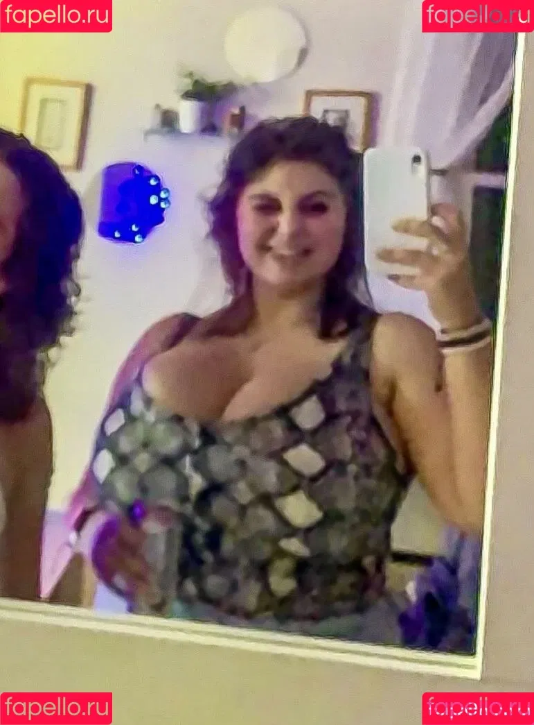 Caroline Casbon Onlyfans Photo Gallery 