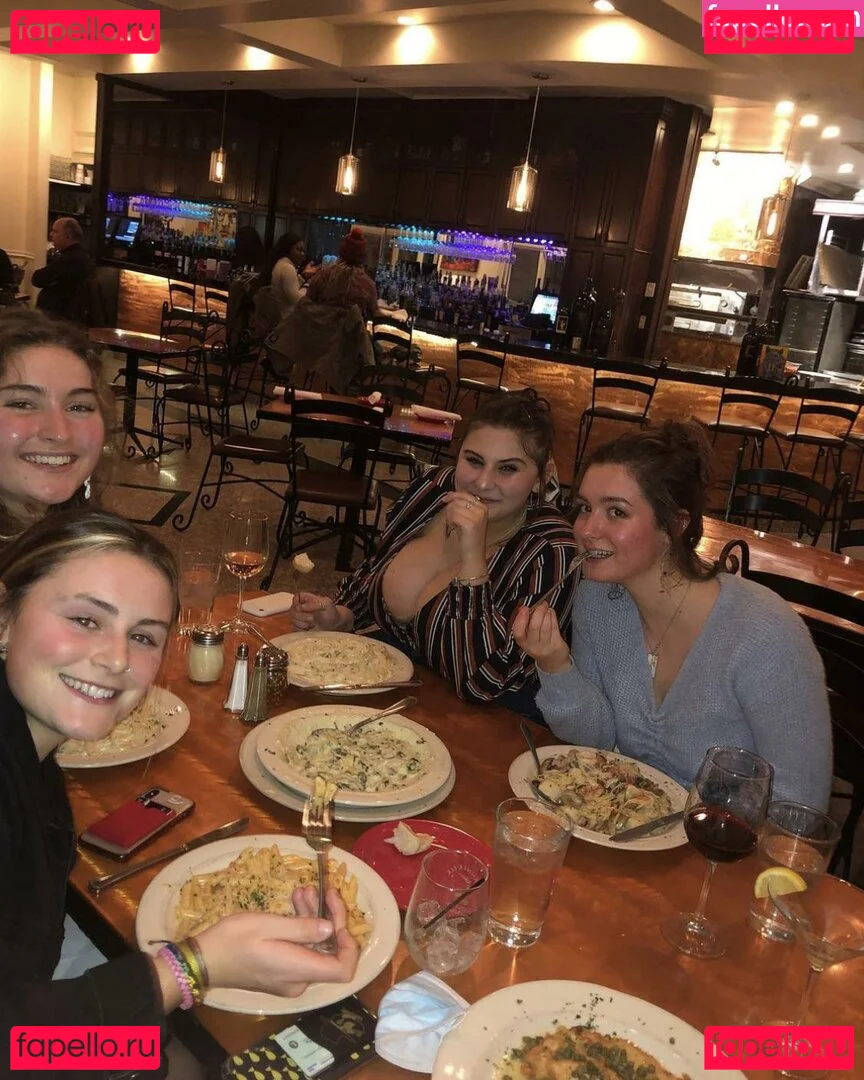 Caroline Casbon Onlyfans Photo Gallery 