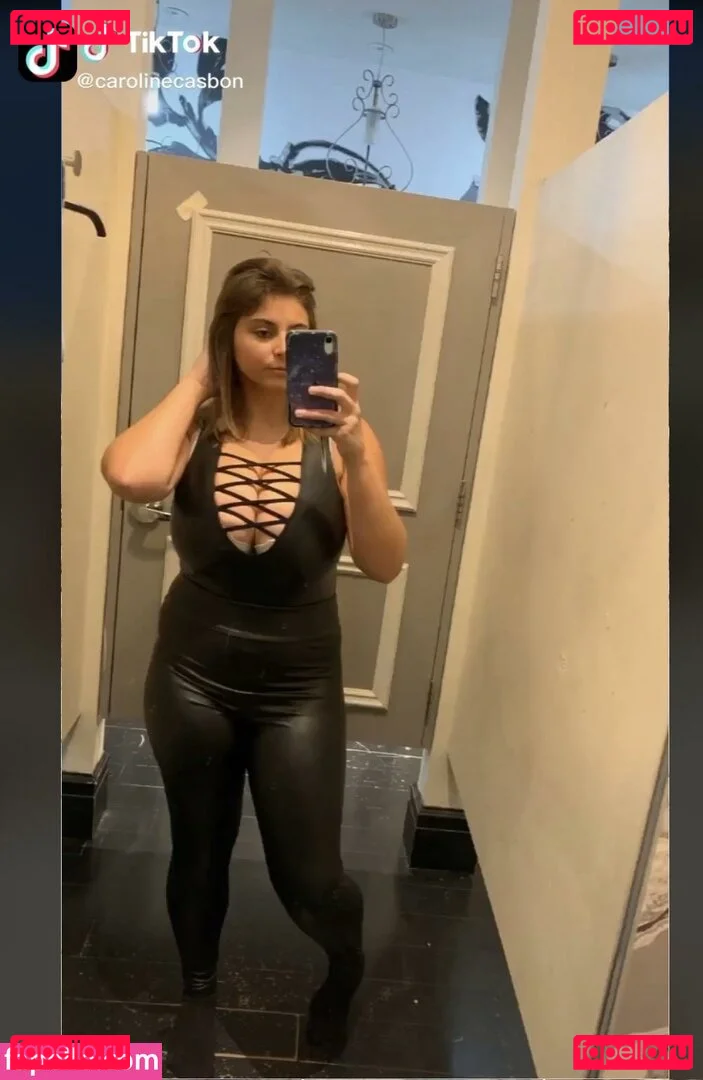 Caroline Casbon Onlyfans Photo Gallery 