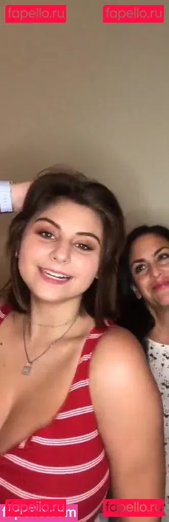 Caroline Casbon Onlyfans Photo Gallery 