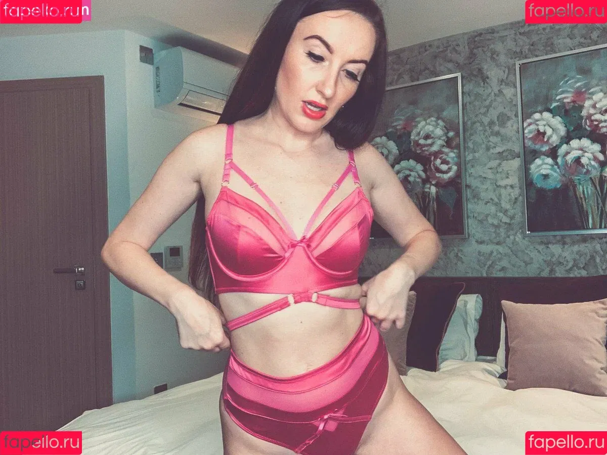 Sophia Smith Onlyfans Photo Gallery 