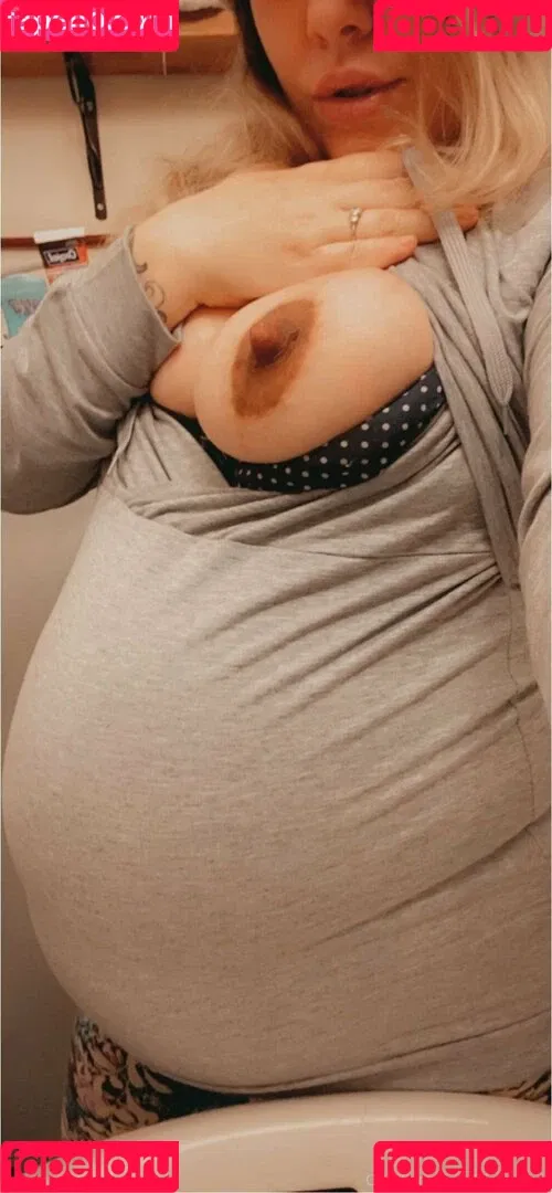 lilythemilf Onlyfans Photo Gallery 
