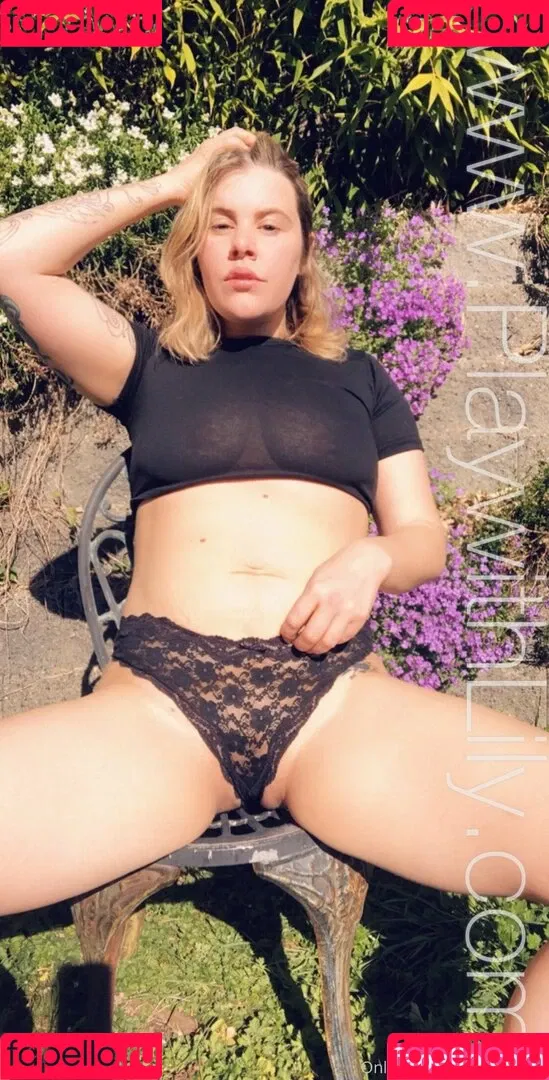 lilythemilf Onlyfans Photo Gallery 