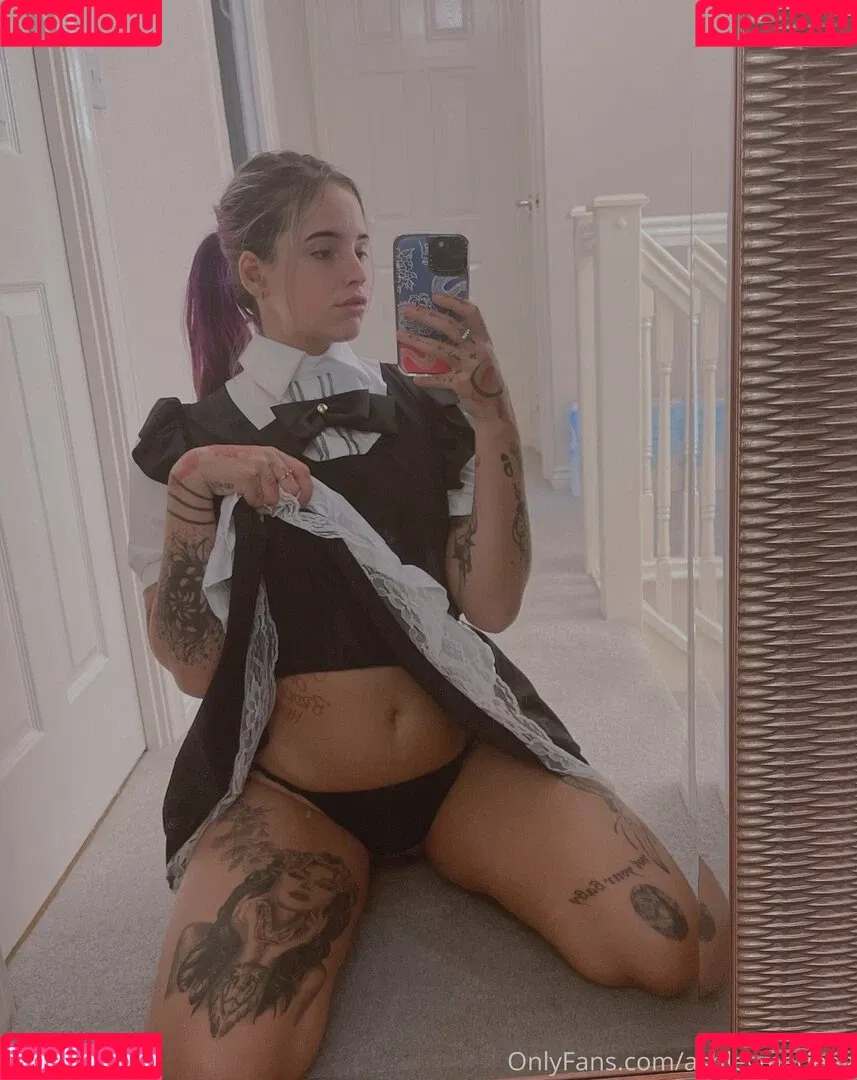 ashleymarieeg Onlyfans Photo Gallery 