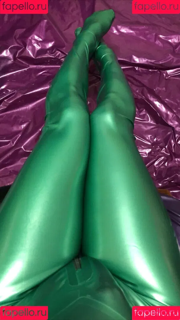 Rumi Rubber Onlyfans Photo Gallery 