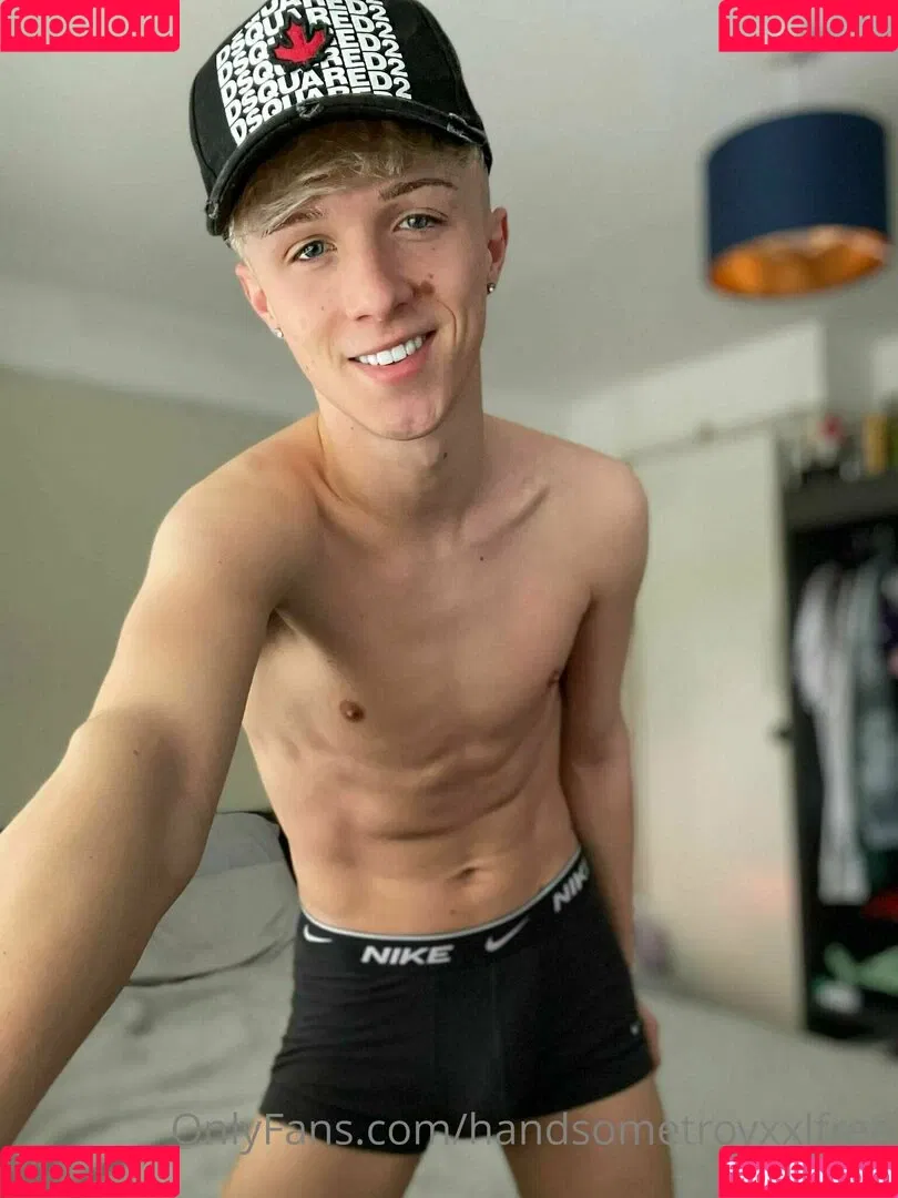 handsometroyxxlfree Onlyfans Photo Gallery 