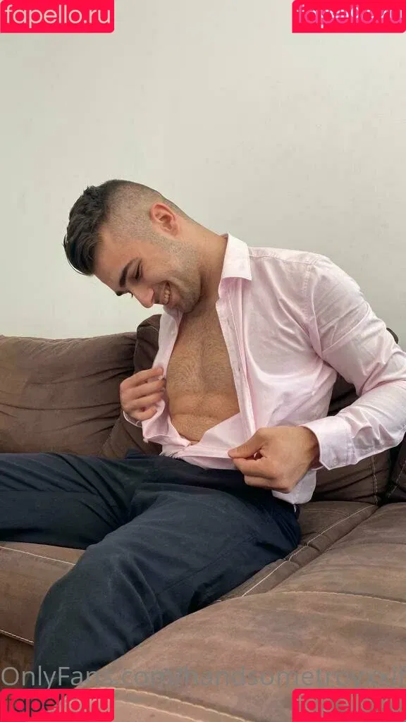 handsometroyxxlfree Onlyfans Photo Gallery 