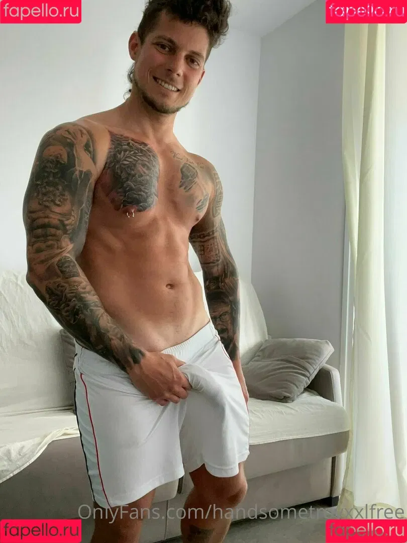 handsometroyxxlfree Onlyfans Photo Gallery 