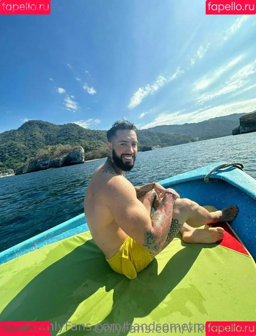 handsometroyxxlfree Onlyfans Photo Gallery 