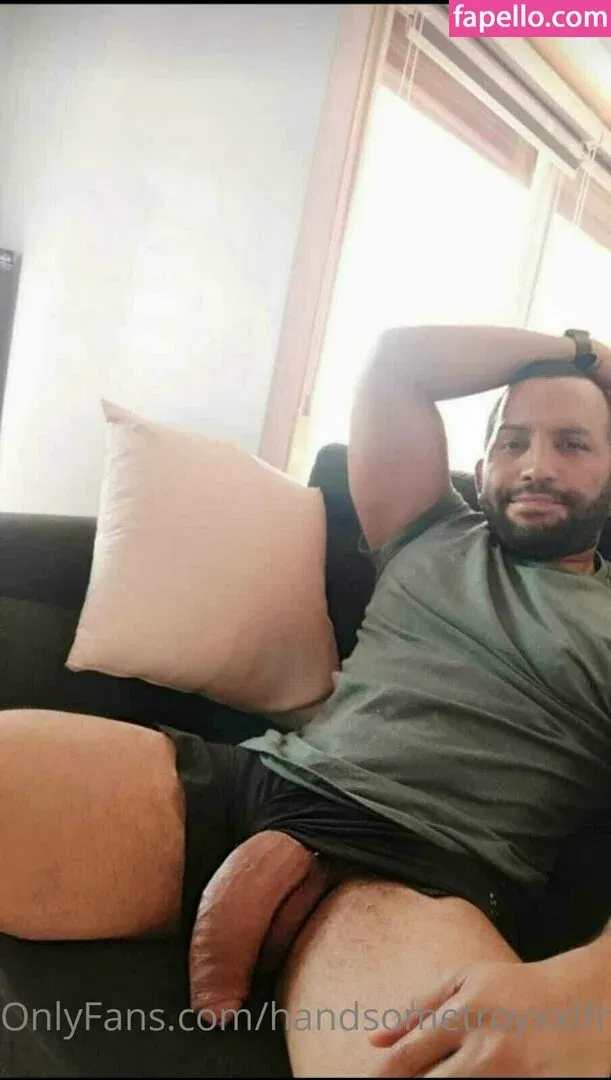 handsometroyxxlfree Onlyfans Photo Gallery 