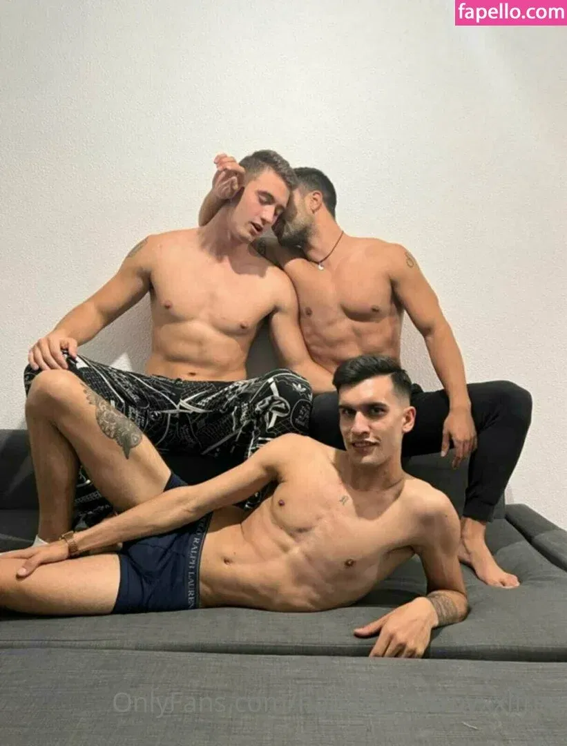 handsometroyxxlfree Onlyfans Photo Gallery 