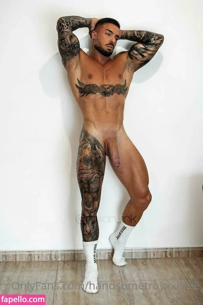 handsometroyxxlfree Onlyfans Photo Gallery 