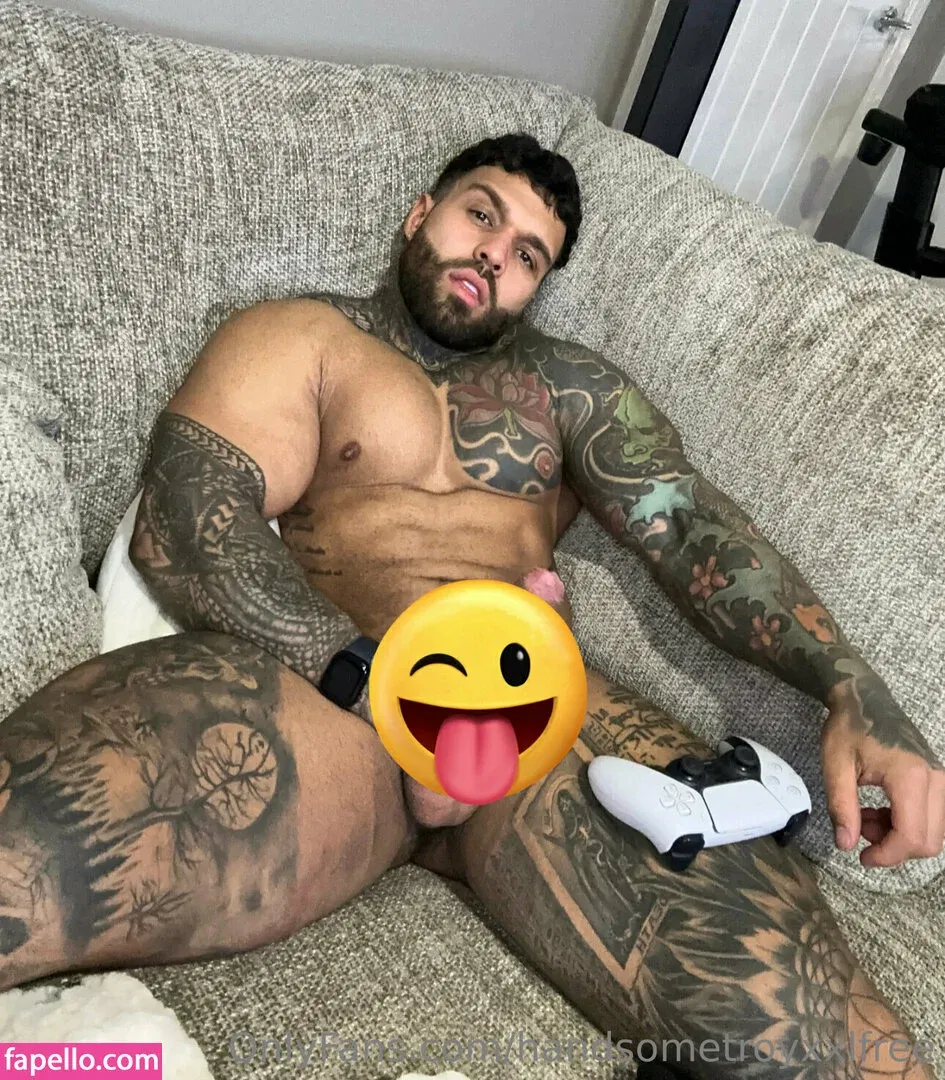 handsometroyxxlfree Onlyfans Photo Gallery 