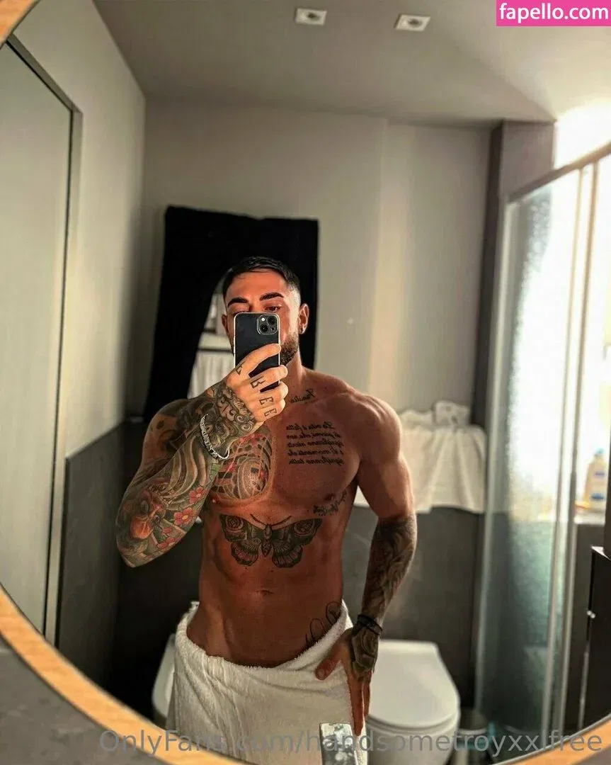 handsometroyxxlfree Onlyfans Photo Gallery 