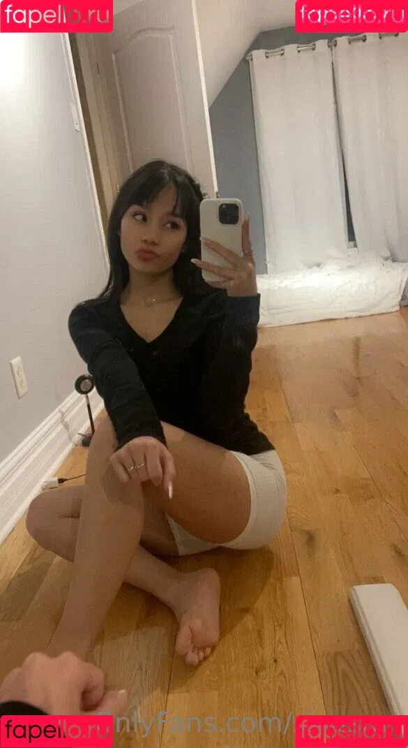 Sia ASMR Onlyfans Photo Gallery 