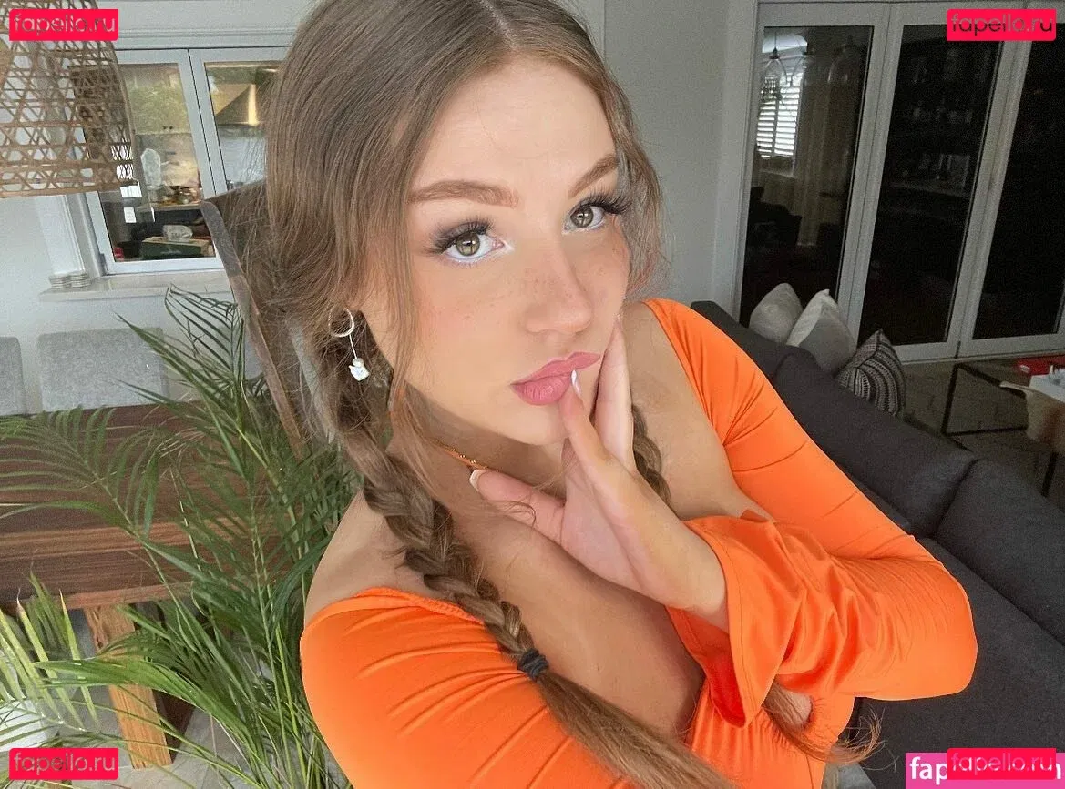 Alida Moya Onlyfans Photo Gallery 