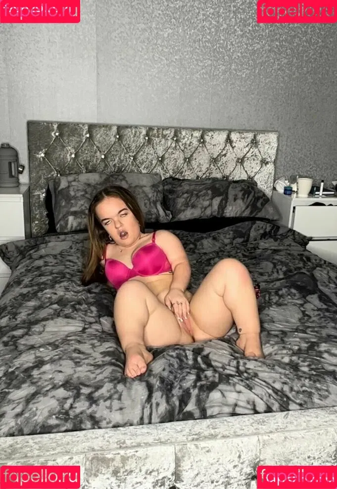 elliecassidy Onlyfans Photo Gallery 