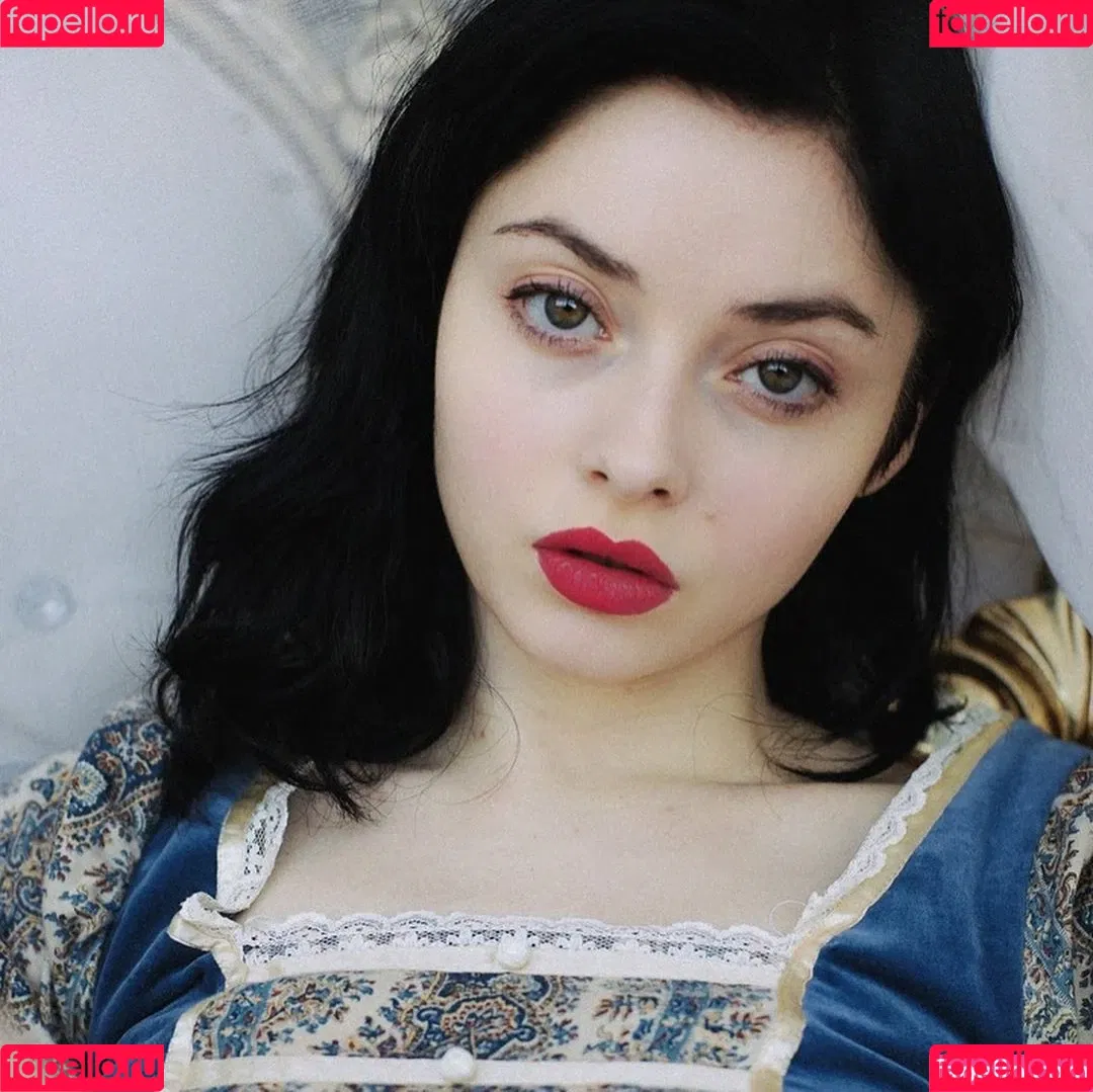 ohthumbelina Onlyfans Photo Gallery 