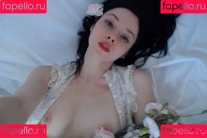ohthumbelina Onlyfans Photo Gallery 