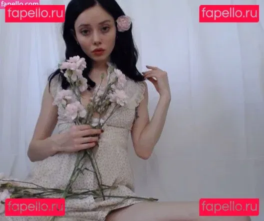 ohthumbelina Onlyfans Photo Gallery 