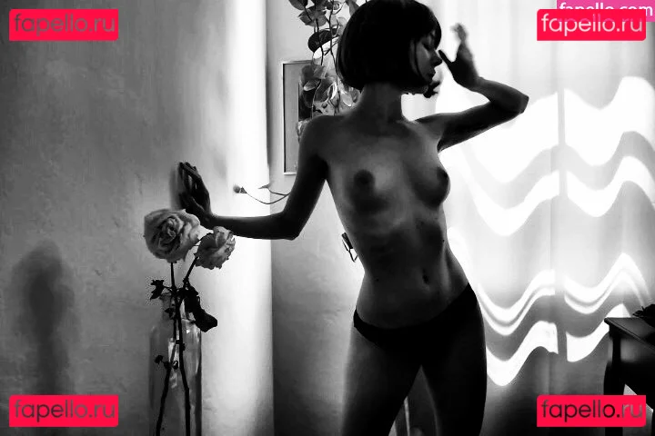 ohthumbelina Onlyfans Photo Gallery 