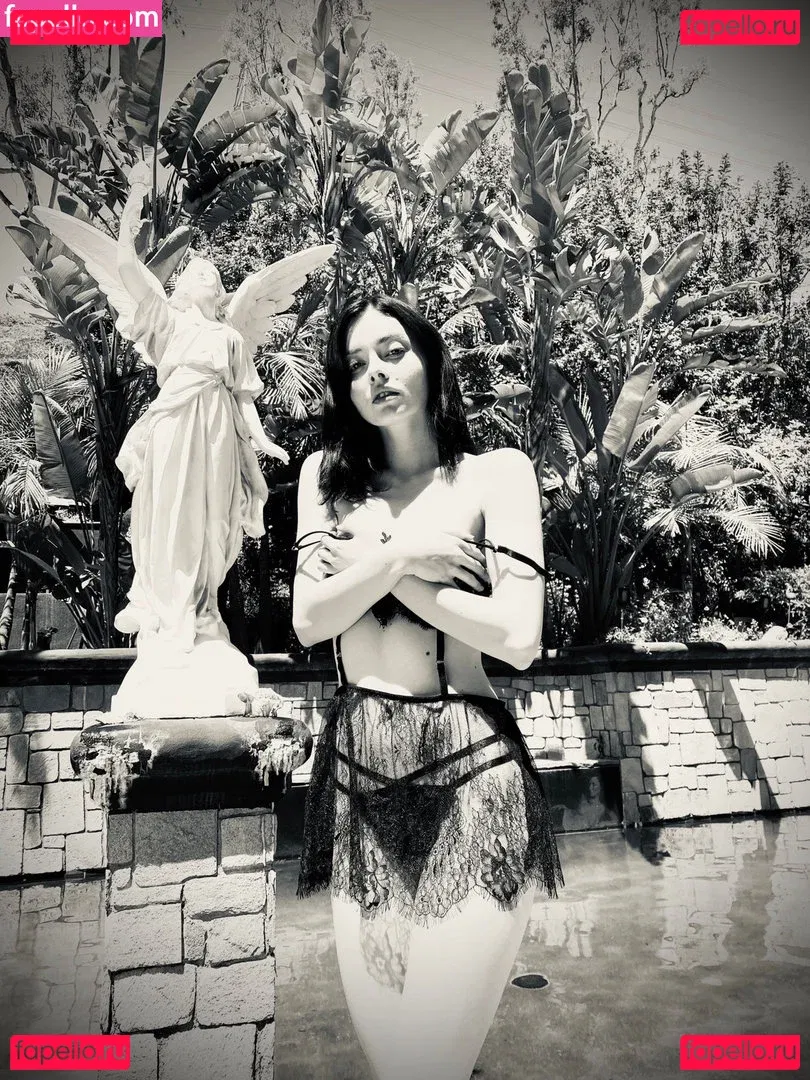 ohthumbelina Onlyfans Photo Gallery 