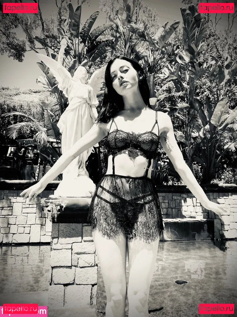 ohthumbelina Onlyfans Photo Gallery 