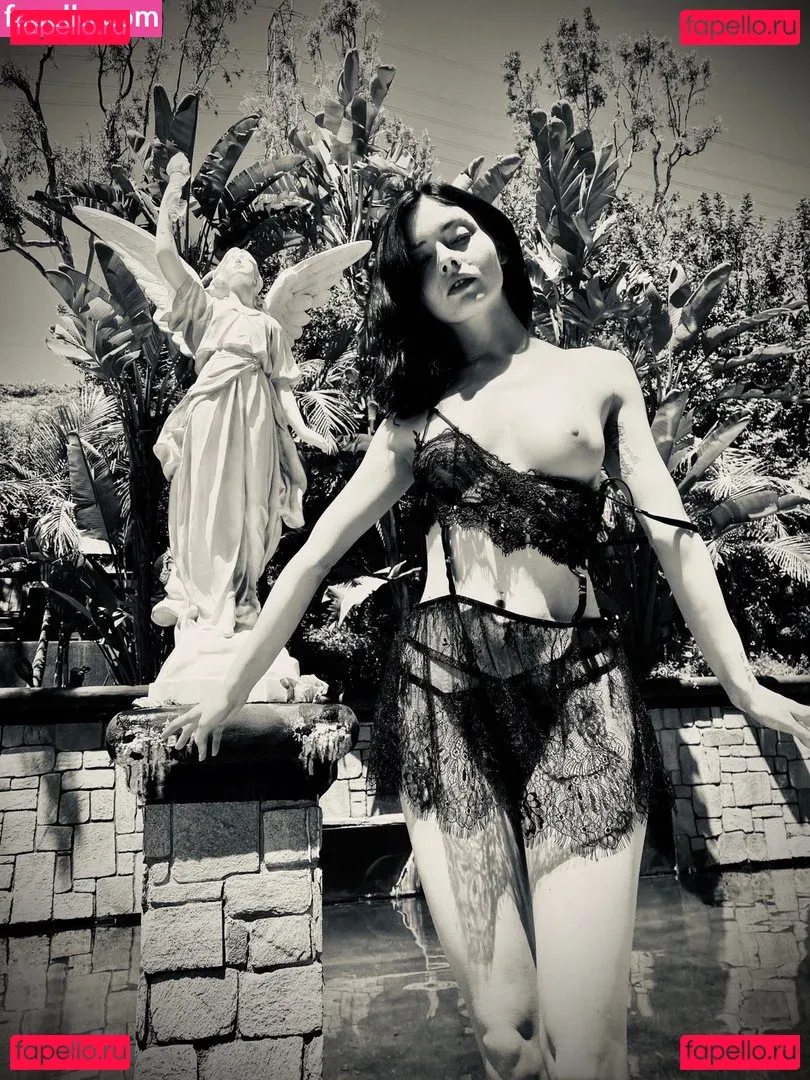 ohthumbelina Onlyfans Photo Gallery 