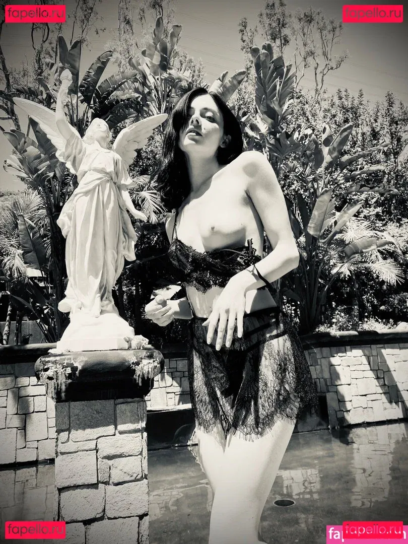 ohthumbelina Onlyfans Photo Gallery 