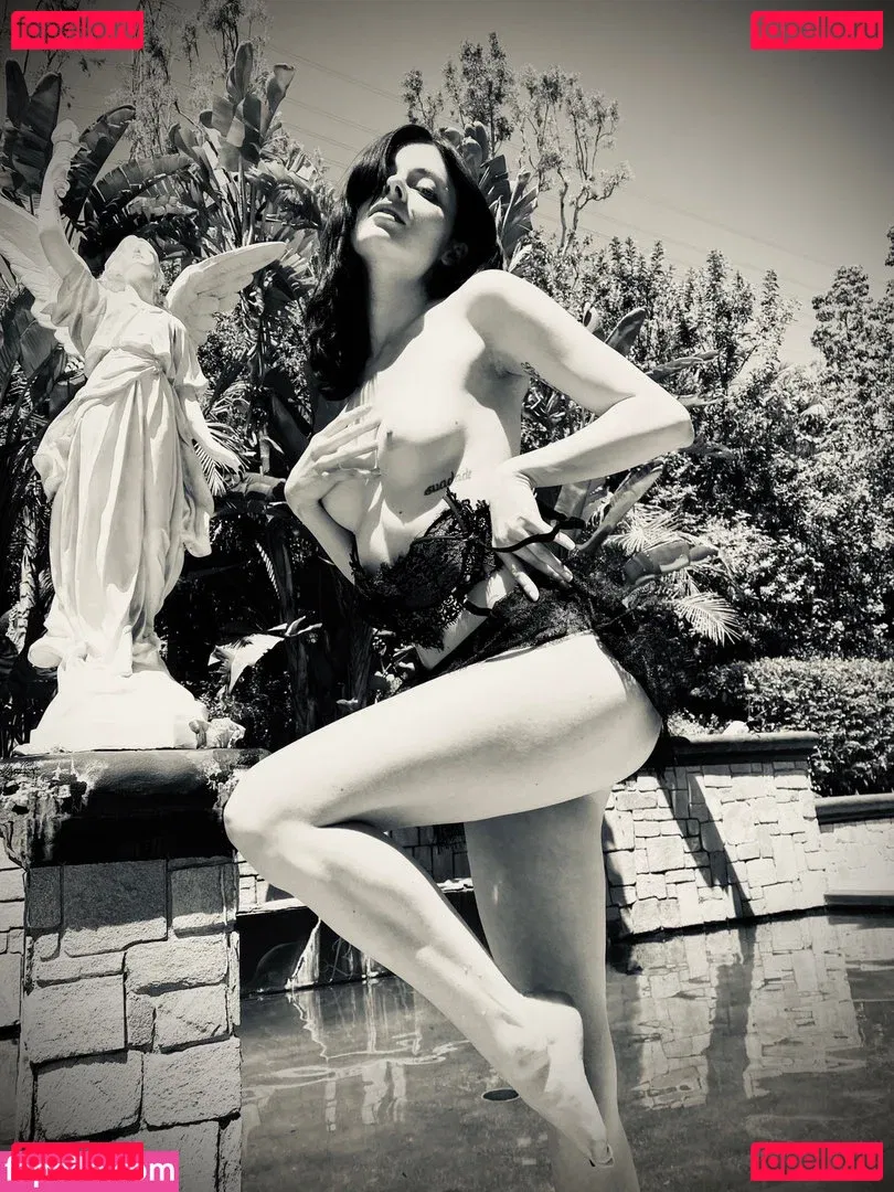 ohthumbelina Onlyfans Photo Gallery 