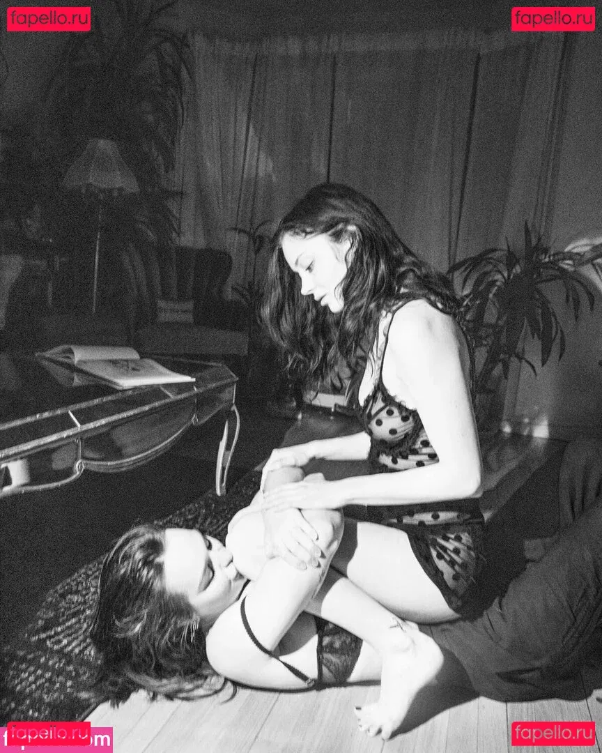 ohthumbelina Onlyfans Photo Gallery 