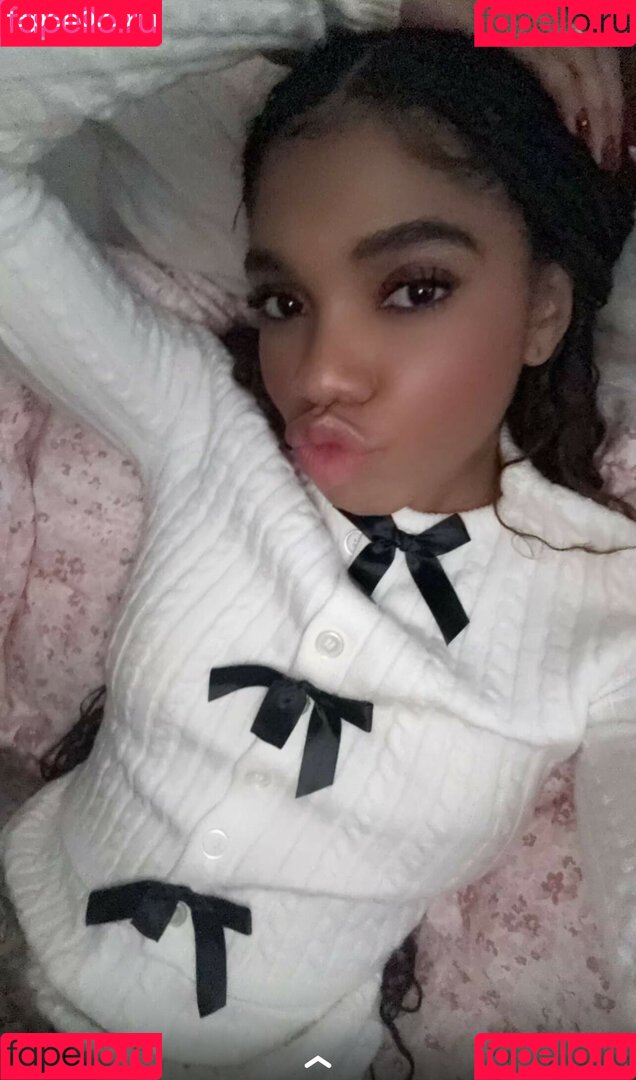 thelittlewillow Onlyfans Photo Gallery 