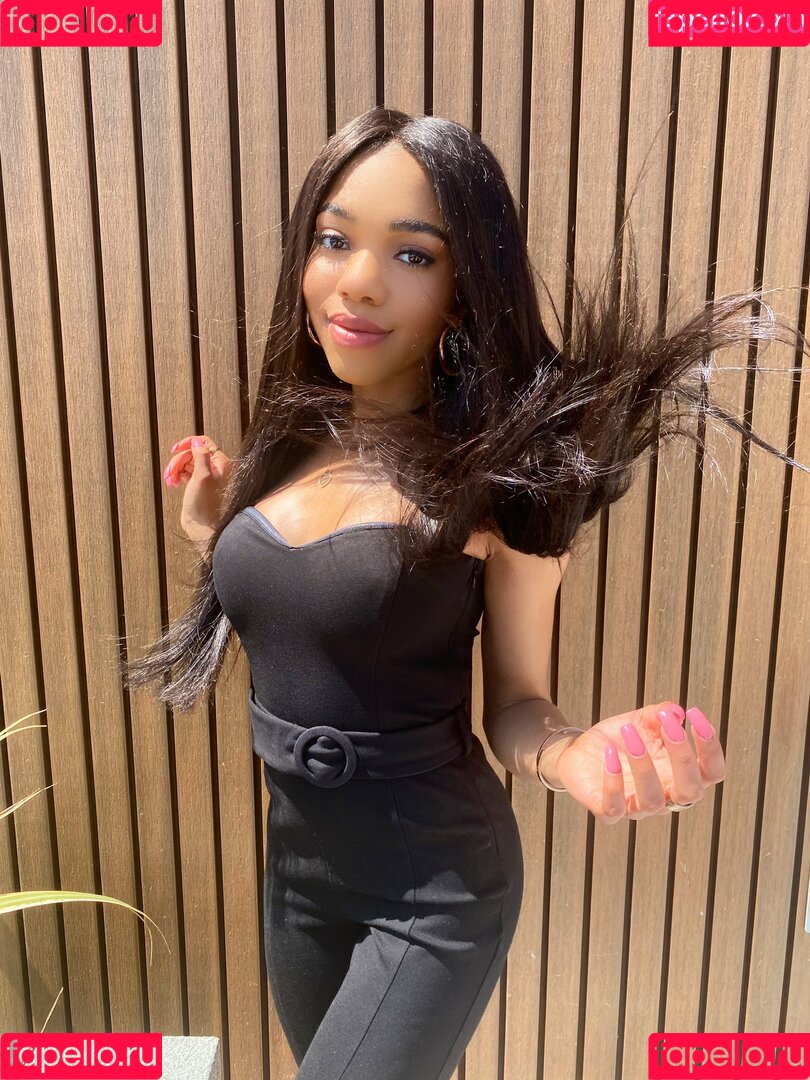 thelittlewillow Onlyfans Photo Gallery 