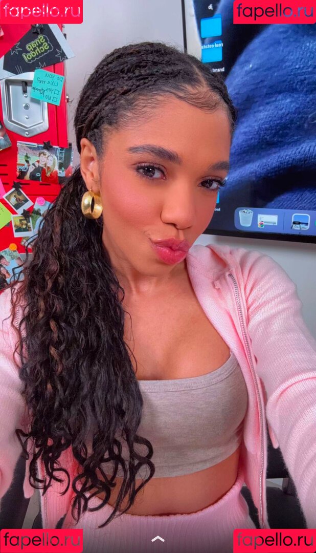 thelittlewillow Onlyfans Photo Gallery 