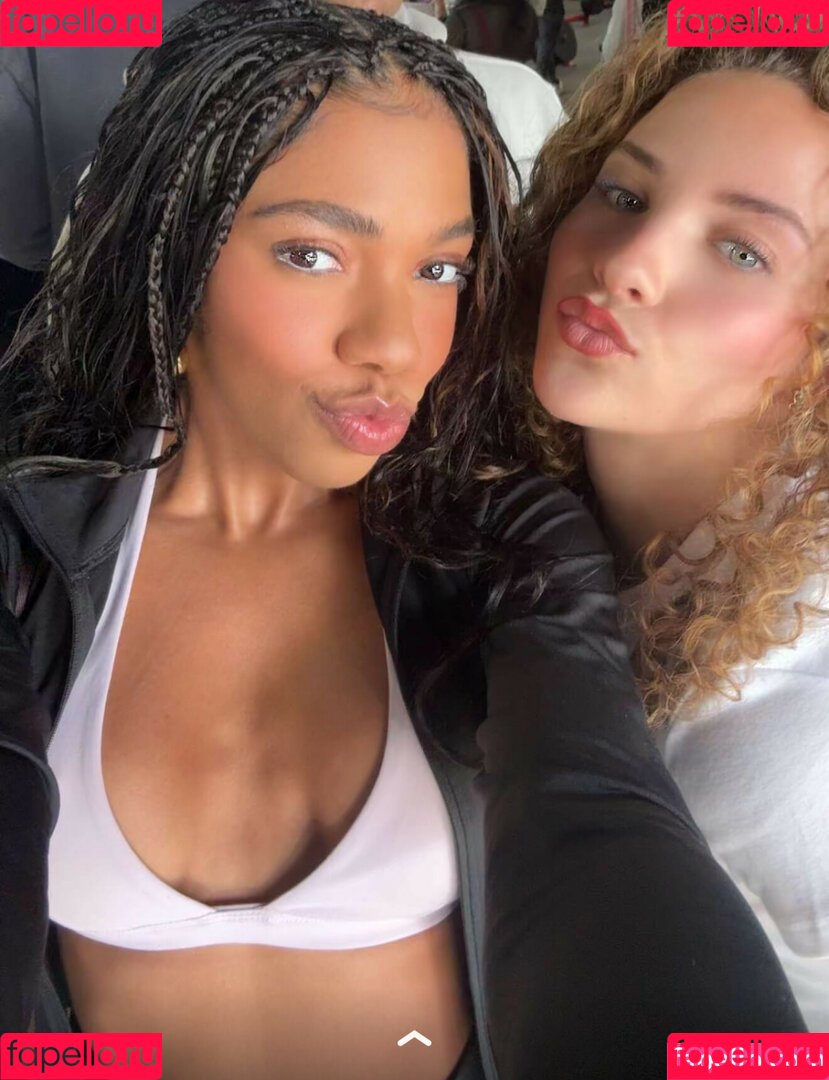 thelittlewillow Onlyfans Photo Gallery 