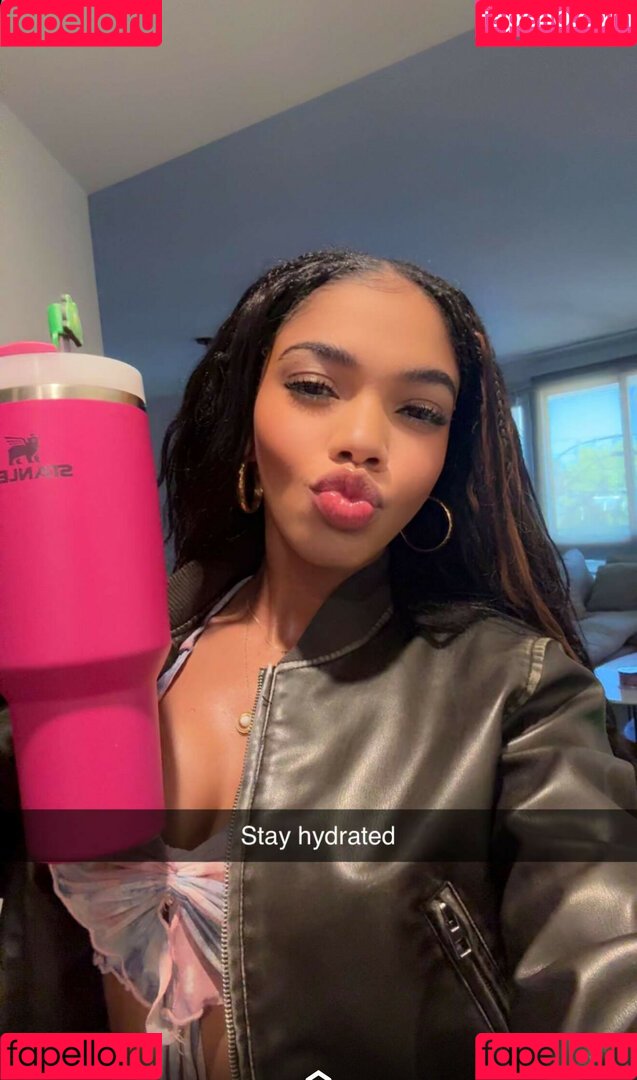 thelittlewillow Onlyfans Photo Gallery 