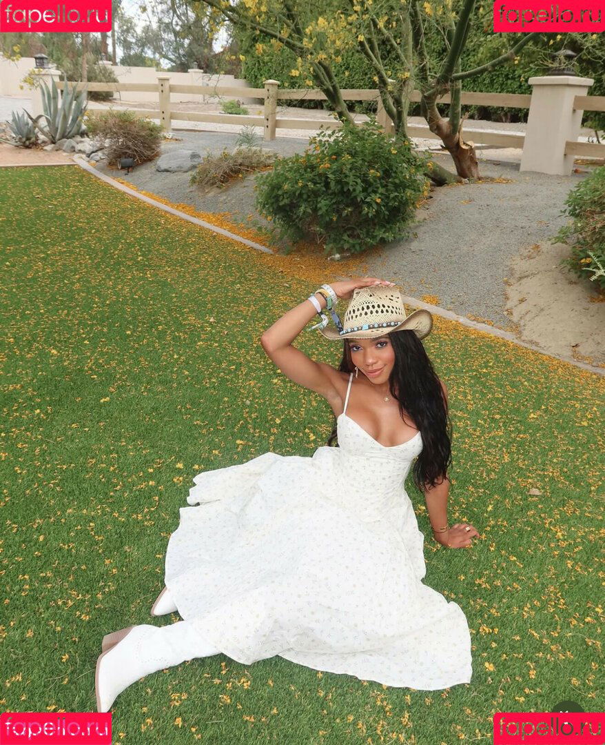 thelittlewillow Onlyfans Photo Gallery 