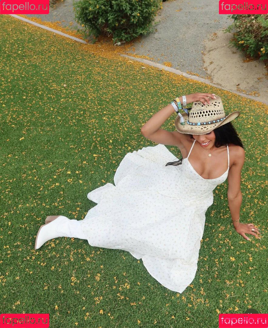 thelittlewillow Onlyfans Photo Gallery 