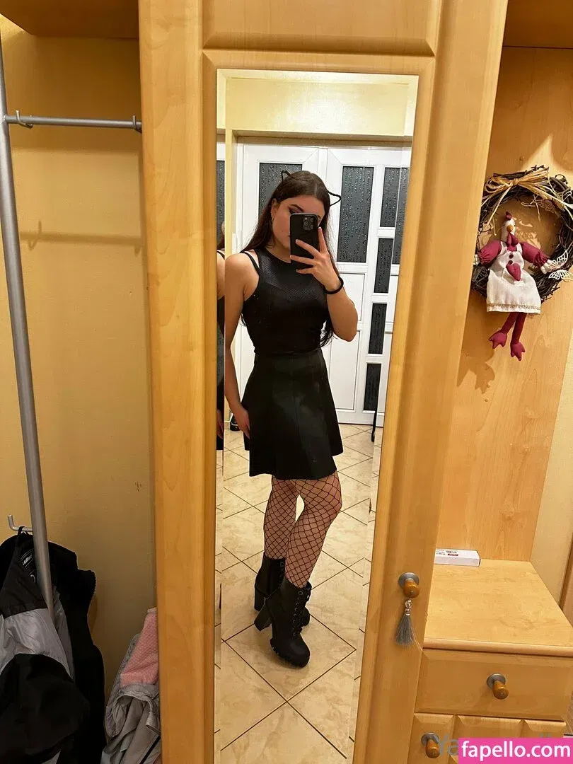 yaasemiin Onlyfans Photo Gallery 