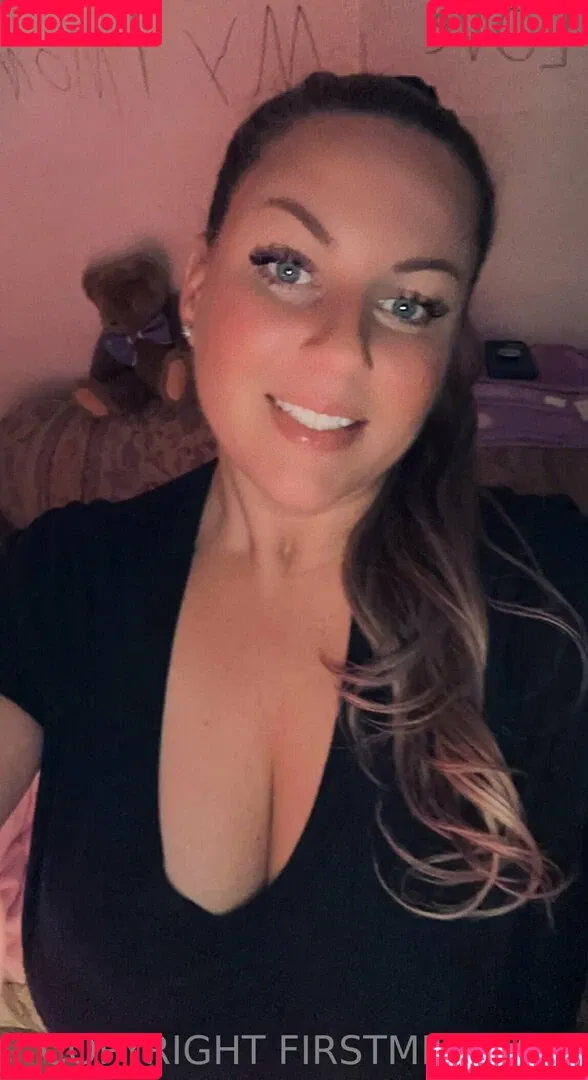 firstmilfmate Onlyfans Photo Gallery 