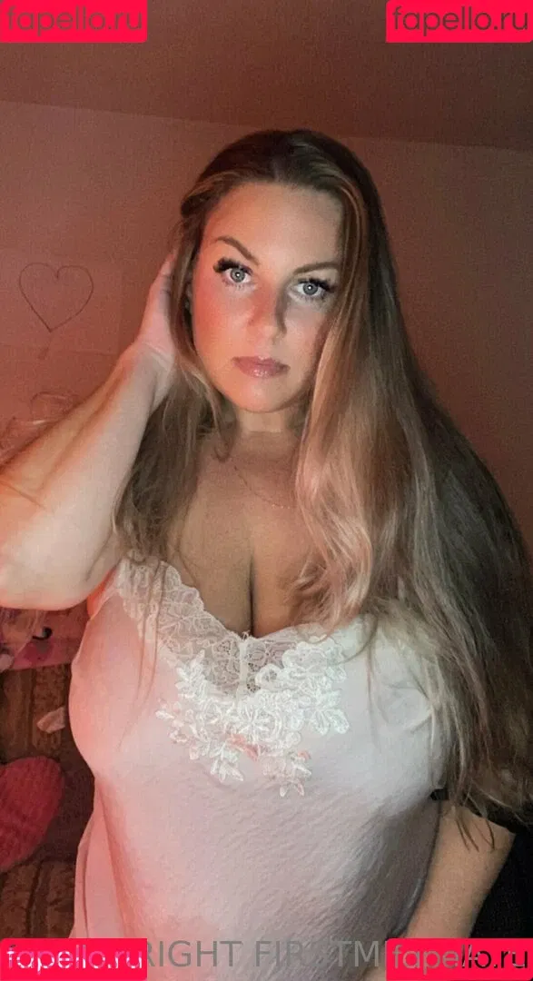 firstmilfmate Onlyfans Photo Gallery 
