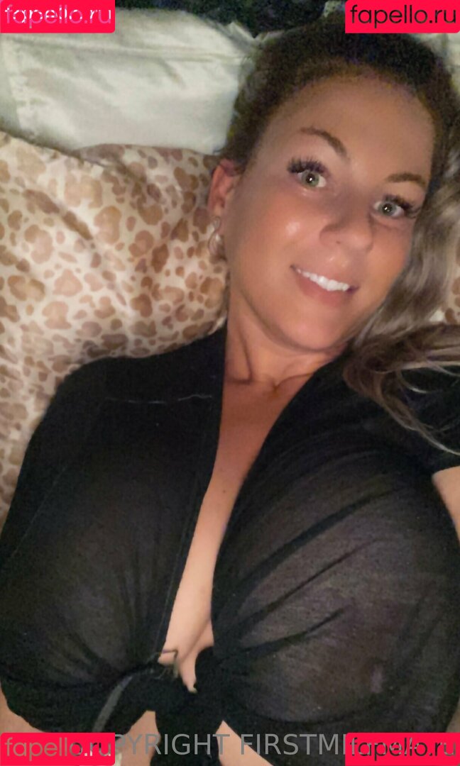 firstmilfmate Onlyfans Photo Gallery 