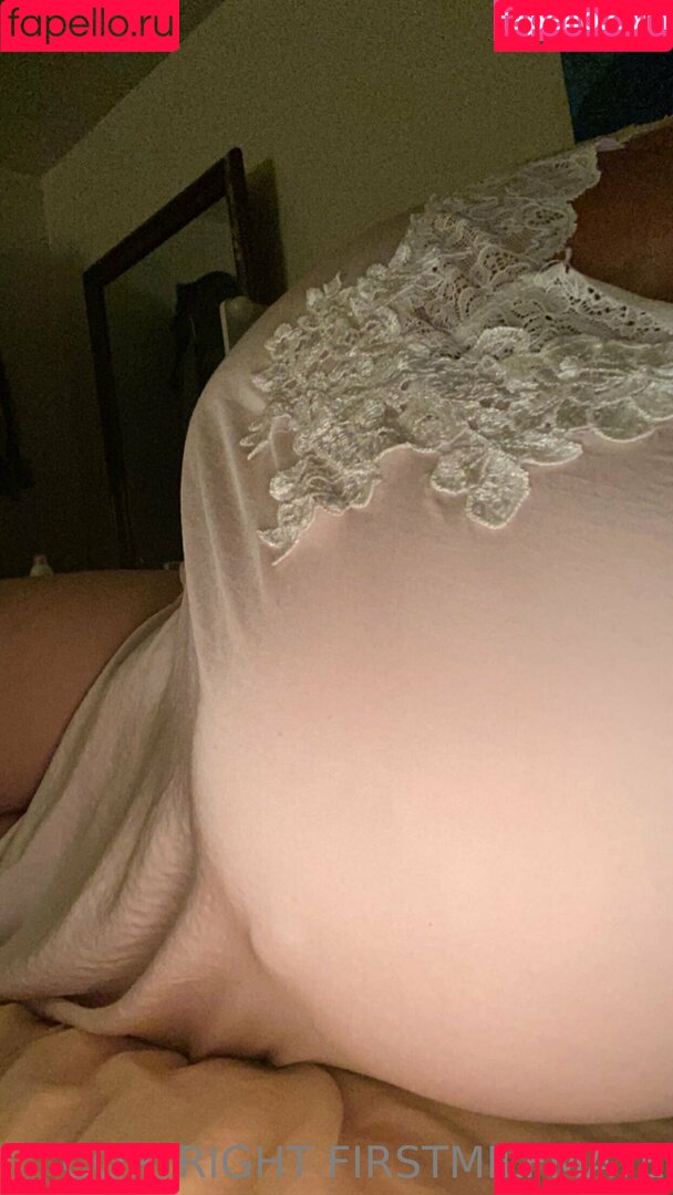 firstmilfmate Onlyfans Photo Gallery 