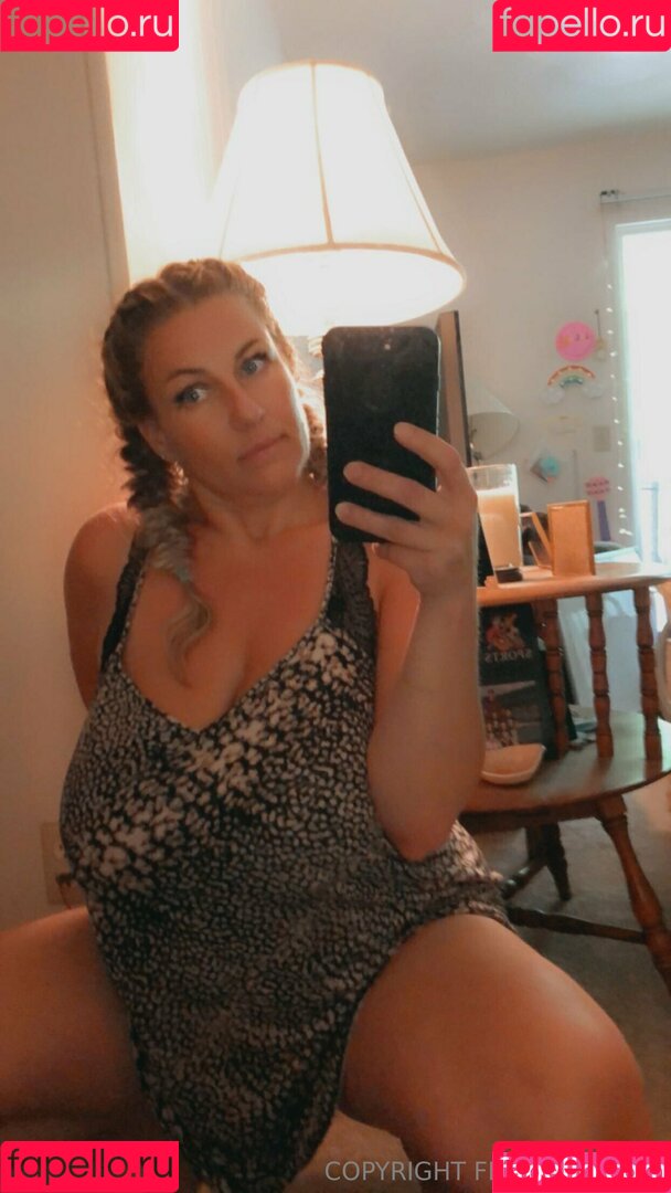 firstmilfmate Onlyfans Photo Gallery 