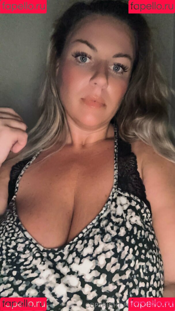 firstmilfmate Onlyfans Photo Gallery 