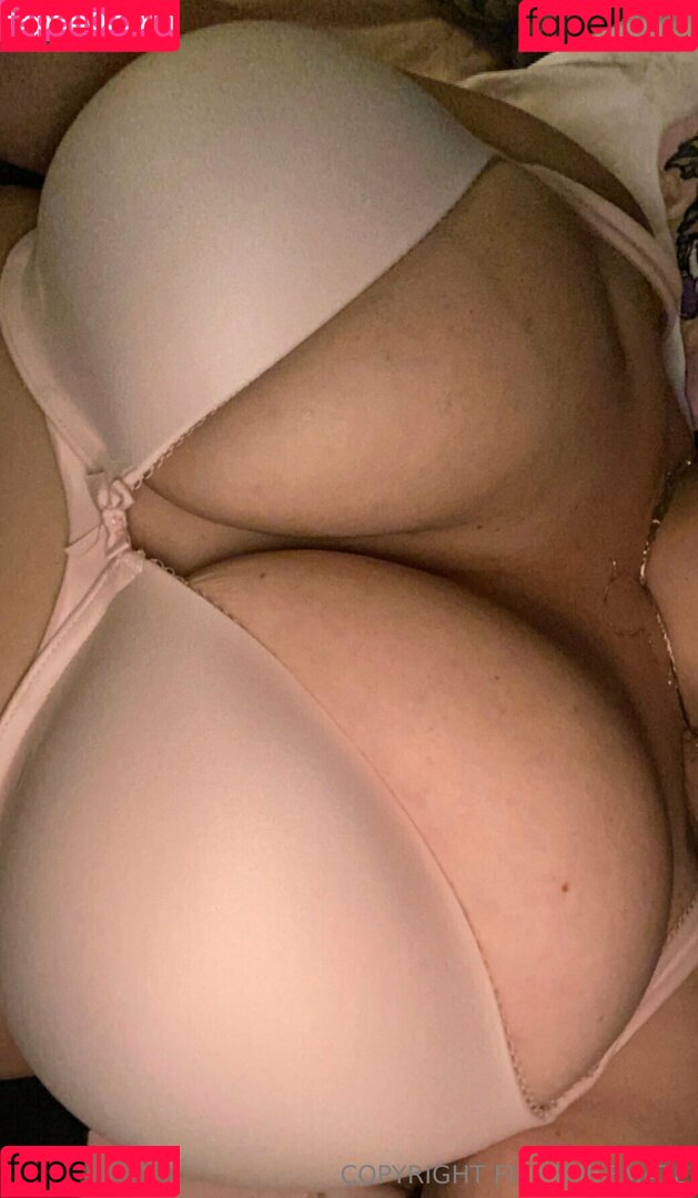 firstmilfmate Onlyfans Photo Gallery 