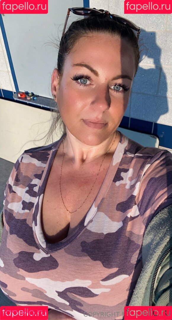 firstmilfmate Onlyfans Photo Gallery 